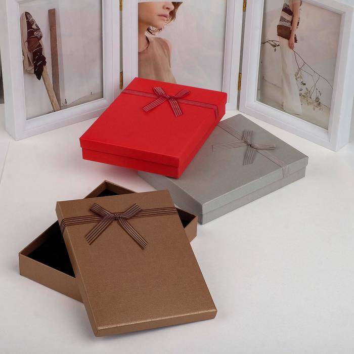 Коробочка подарочная под набор "Гипюровый бант", 13*17, цвет МИКС
Коробочка подарочная под набор "Гипюровый бант", 13*17, цвет МИКС