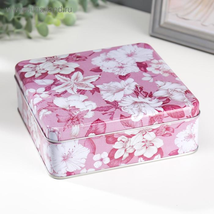 Шкатулка металл квадрат "Лилии на розовом" 6х17х17 см
Шкатулка металл квадрат "Лилии на розовом" 6х17х17 см
