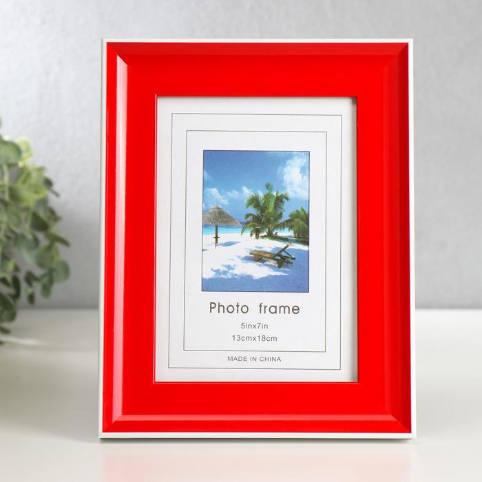 Фоторамка пластик 13х18 см "Красная с белой полосой" 22,6х17,6х2 см
Фоторамка пластик 13х18 см "Красная с белой полосой" 22,6х17,6х2 см