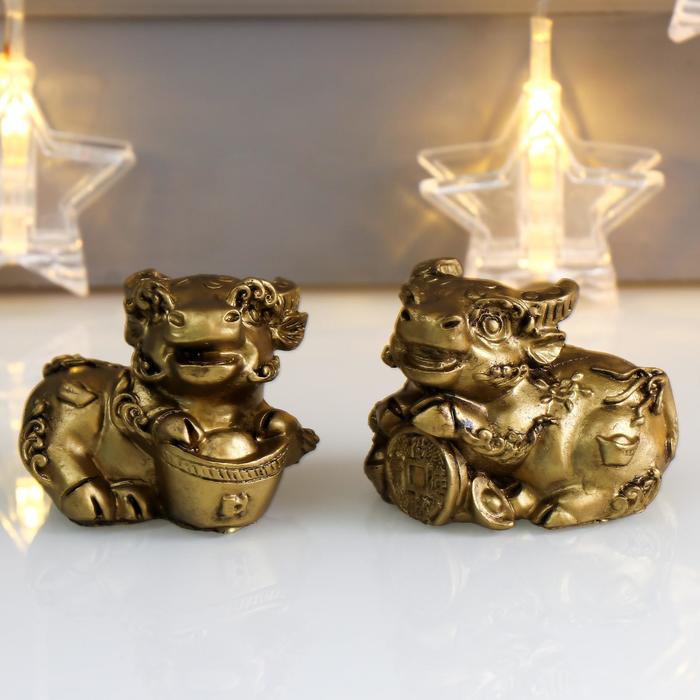 Сувенир полистоун "Бык с монетой/слитком" набор 2 шт 4,2х6,2х4,6 см
Сувенир полистоун "Бык с монетой/слитком" набор 2 шт 4,2х6,2х4,6 см