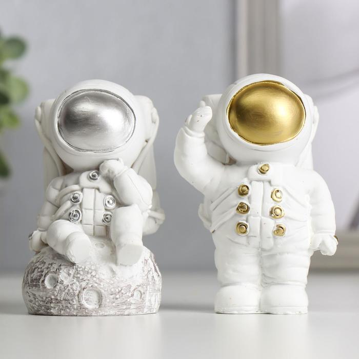 Сувенир полистоун "Астронавт" МИКС 9,5х5,5х6,6 см
Сувенир полистоун "Астронавт" МИКС 9,5х5,5х6,6 см