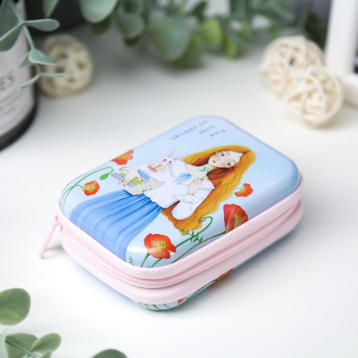 Шкатулка металл на молнии "Девушка с маками" 9х6,5х3,3 см
Шкатулка металл на молнии "Девушка с маками" 9х6,5х3,3 см