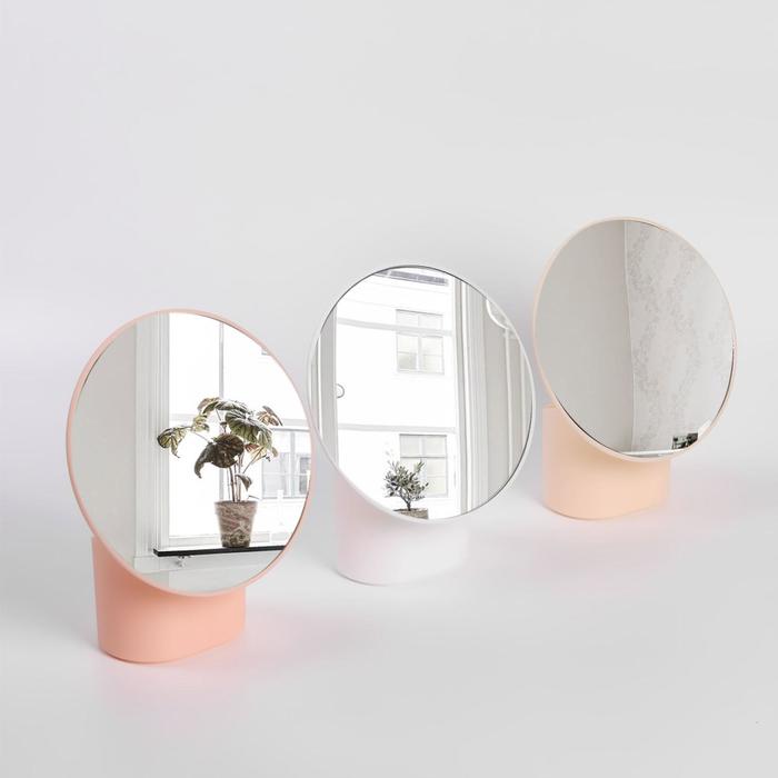 Зеркало с подставкой для хранения, d зеркальной поверхности 16 см, цвет МИКС
Зеркало с подставкой для хранения, d зеркальной поверхности 16 см, цвет МИКС