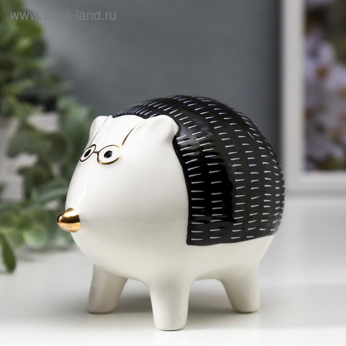 Сувенир керамика "Ёжик в очках" бело-чёрный с золотом 8,8х7,8х11 см
Сувенир керамика "Ёжик в очках" бело-чёрный с золотом 8,8х7,8х11 см
