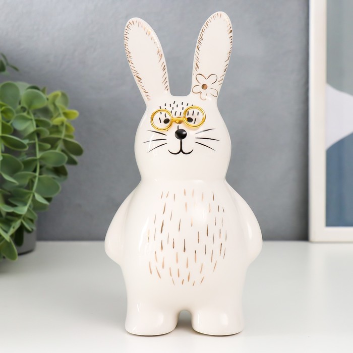 Сувенир керамика "Зайка в очках и с цветочком" бело-чёрный с золотом 17,2х7,9х8,6 см
Сувенир керамика "Зайка в очках и с цветочком" бело-чёрный с золотом 17,2х7,9х8,6 см