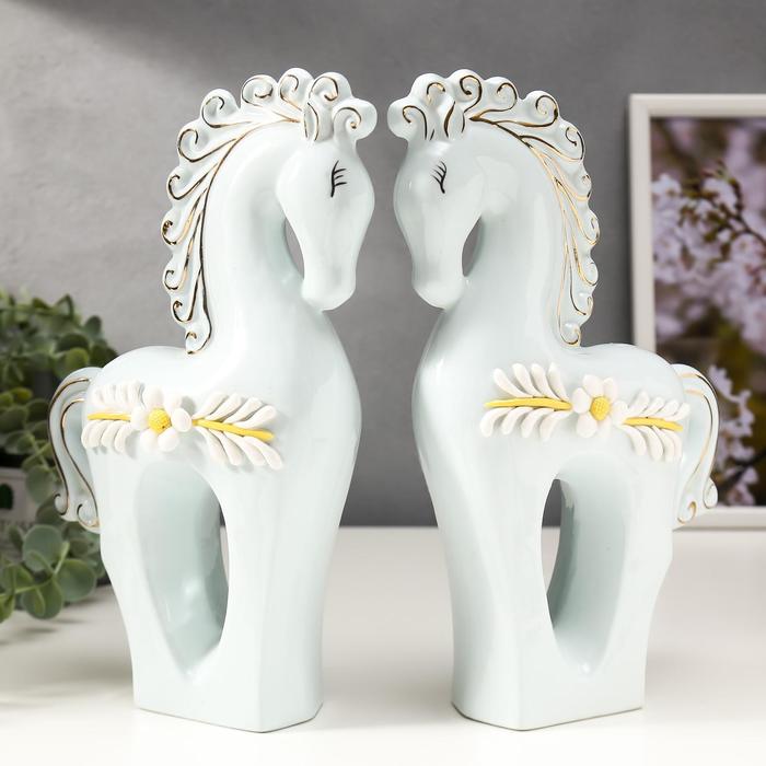 Сувенир керамика "Лошадки с незабудками" голубой набор 2 шт 25х15,5х6 см
Сувенир керамика "Лошадки с незабудками" голубой набор 2 шт 25х15,5х6 см