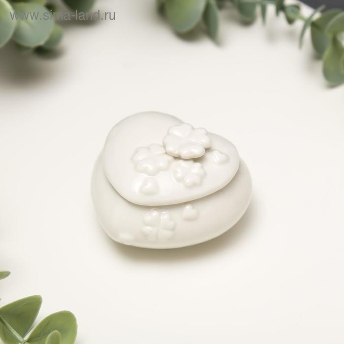 Шкатулка керамика "Клевер из сердец" сердце 4,5х6,3х6,3 см
Шкатулка керамика "Клевер из сердец" сердце 4,5х6,3х6,3 см