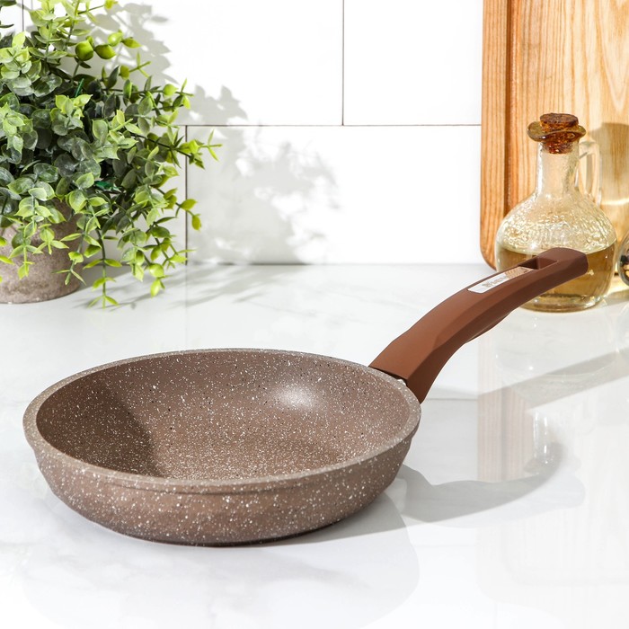 Сковорода «Гранит brown brilliant», d=20 см, антипригарное покрытие
Сковорода «Гранит brown brilliant», d=20 см, антипригарное покрытие