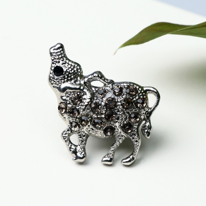 Брошь новогодняя "Бык" кудрявые рога, цвет серый в серебре
Брошь новогодняя "Бык" кудрявые рога, цвет серый в серебре