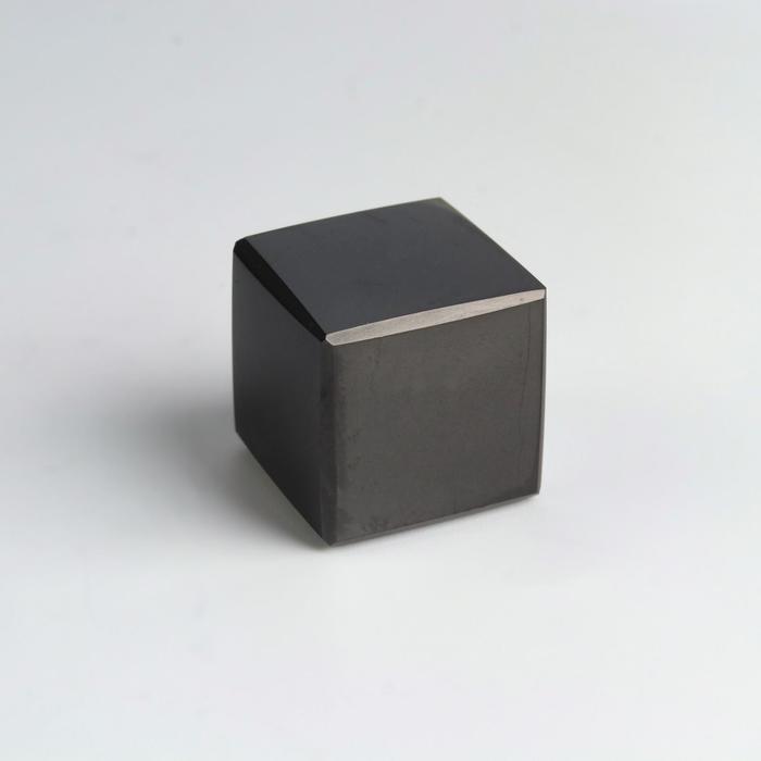 Куб из шунгита, полированный, 2 см
Куб из шунгита, полированный, 2 см