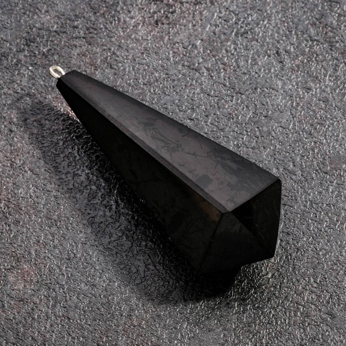 Оберег из шунгита "Маятник"
Оберег из шунгита "Маятник"