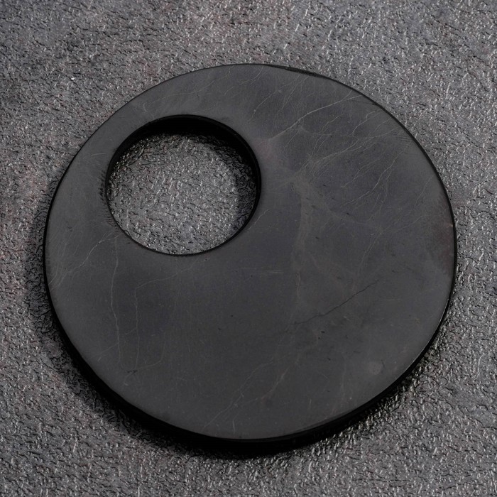 Оберег из шунгита "Круг в Круге"
Оберег из шунгита "Круг в Круге"