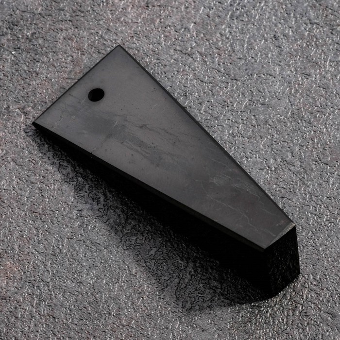 Оберег из шунгита "Ласточкин Хвост"
Оберег из шунгита "Ласточкин Хвост"