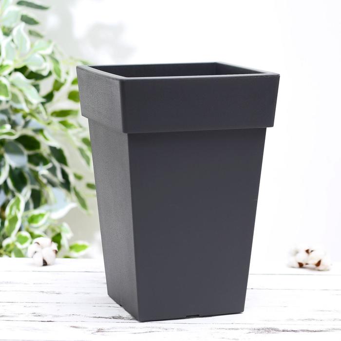 Кашпо со вставкой «Тубус», 4,5 л, цвет графитовый 
Кашпо со вставкой «Тубус», 4,5 л, цвет графитовый