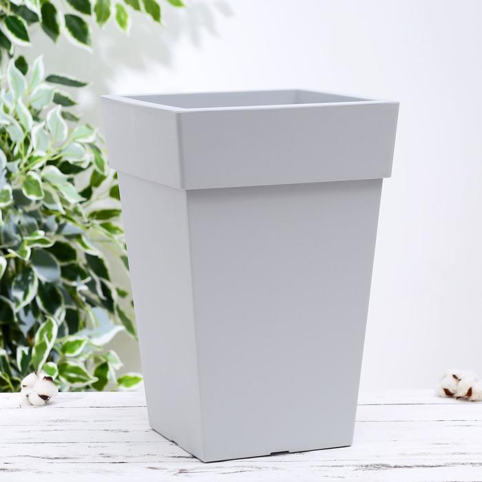 Кашпо со вставкой «Тубус», 4,5 л, цвет смоки
Кашпо со вставкой «Тубус», 4,5 л, цвет смоки