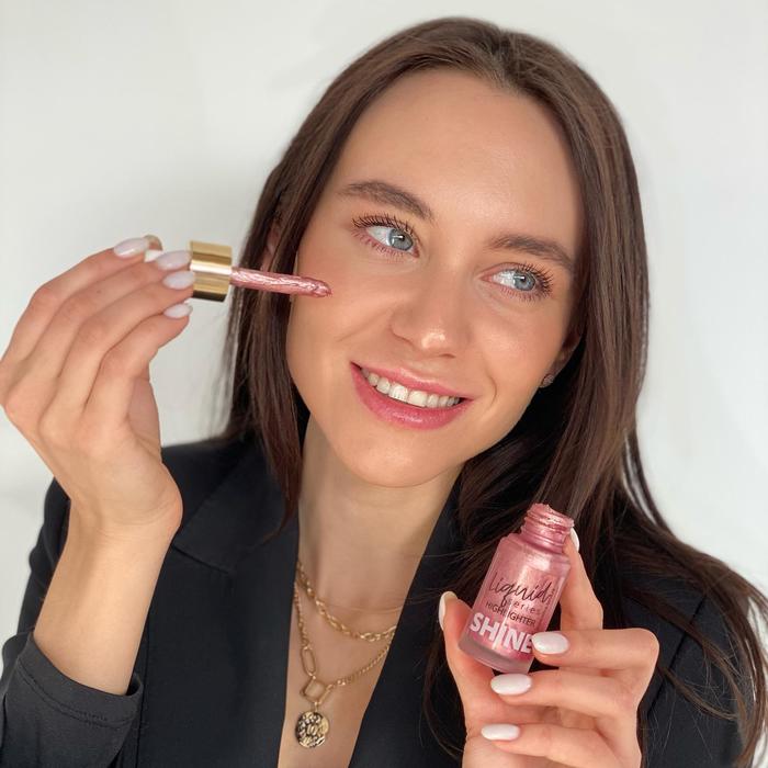 Жидкий хайлайтер для лица и тела GRL PWR, оттенок №1, розовое настроение, 20 мл
Жидкий хайлайтер для лица и тела GRL PWR, оттенок №1, розовое настроение, 20 мл