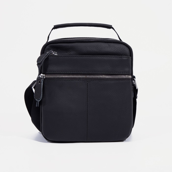 Сумка мужская на молнии, наружный карман, цвет чёрный 
Сумка мужская на молнии, наружный карман, цвет чёрный