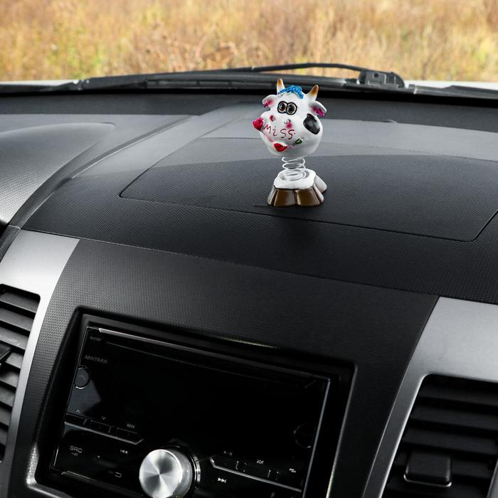 Игрушка на панель авто, "Коровка" качающая головой
Игрушка на панель авто, "Коровка" качающая головой