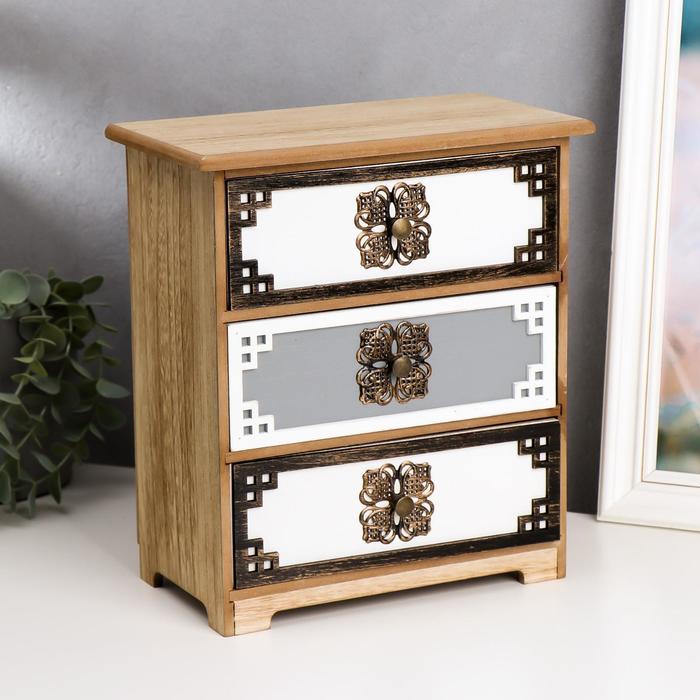 Шкатулка дерево комод 3 ящика "Узор и уголки" 26,5х24х13 см
Шкатулка дерево комод 3 ящика "Узор и уголки" 26,5х24х13 см