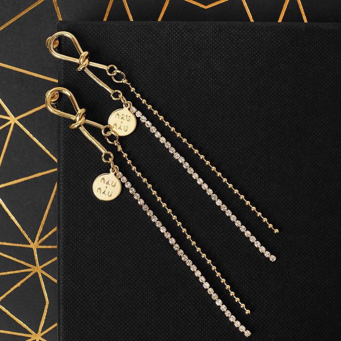 Серьги висячие со стразами "Узелки" медальончики, цвет белый в золоте
Серьги висячие со стразами "Узелки" медальончики, цвет белый в золоте