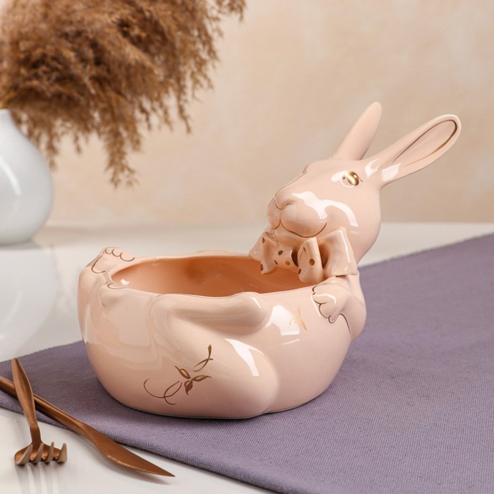 Конфетница "Кролик", бежевая, золотистая роспись, 26х16х14 см, авторская работа
Конфетница "Кролик", бежевая, золотистая роспись, 26х16х14 см, авторская работа