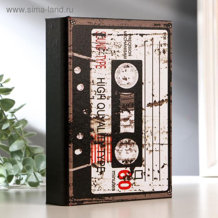 Шкатулка-книга дерево "Аудиокассета" текстиль 19х14х4 см
Шкатулка-книга дерево "Аудиокассета" текстиль 19х14х4 см