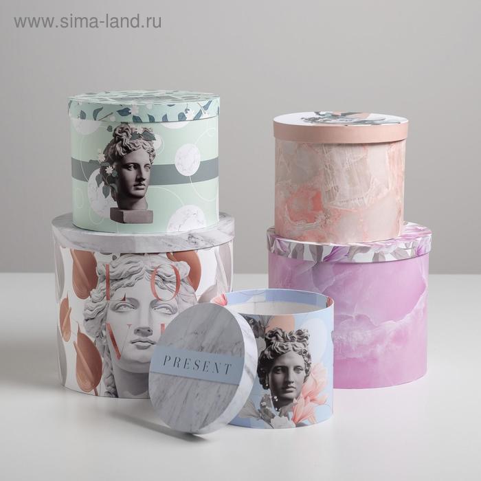 Набор подарочных коробок 5 в 1 «Античный», 13 × 14‒19.5 × 22 см
Набор подарочных коробок 5 в 1 «Античный», 13 × 14‒19.5 × 22 см