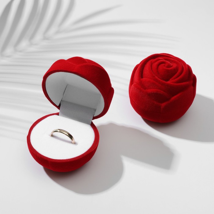 фото Футляр бархатный под кольцо "роза" крупная, 5x5,5x5, цвет красный, вставка белая
