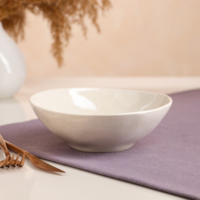 Тарелка глубокая "Обеденная", молочная, 0.7 л
Тарелка глубокая "Обеденная", молочная, 0.7 л