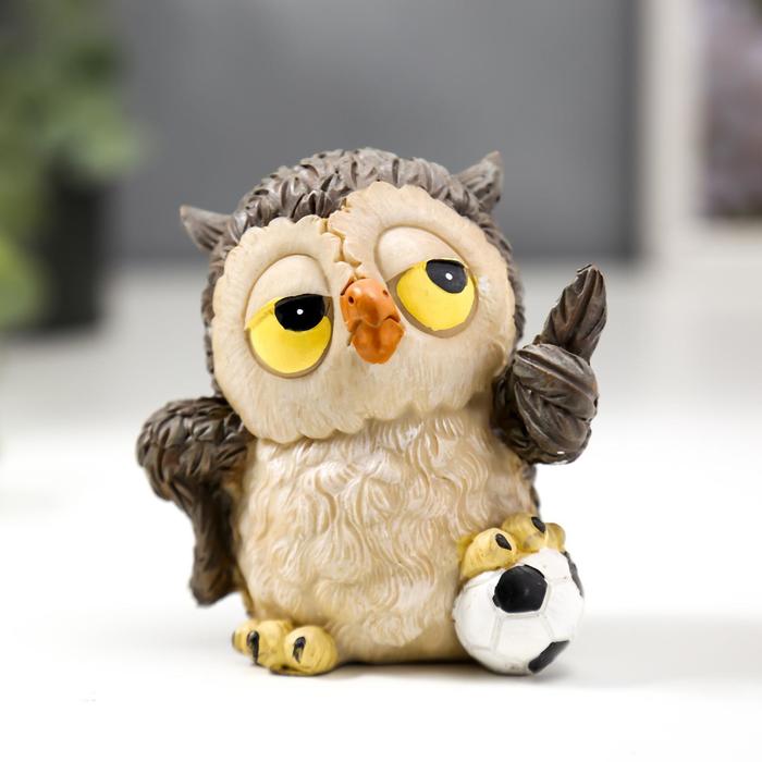 Сувенир полистоун "Совёнок - футболист" 8х6х8 см
Сувенир полистоун "Совёнок - футболист" 8х6х8 см