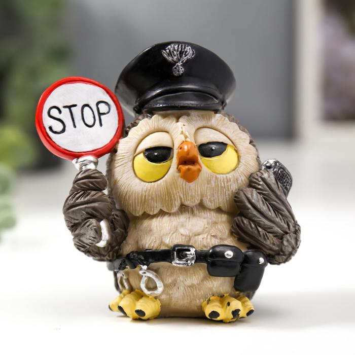 Сувенир полистоун "Совёнок - полицейский" 10х7х10 см 
Сувенир полистоун "Совёнок - полицейский" 10х7х10 см