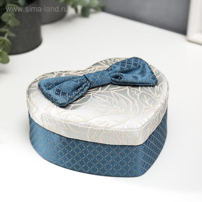 Шкатулка текстиль для украшений сердце "Бант" 7х15,5х18 см
Шкатулка текстиль для украшений сердце "Бант" 7х15,5х18 см