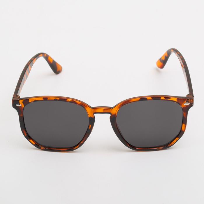 Очки солнцезащитные женские "Аукен", uv 400, 14.3х2.9х5 см, линза 5х6 см
Очки солнцезащитные женские "Аукен", uv 400, 14.3х2.9х5 см, линза 5х6 см