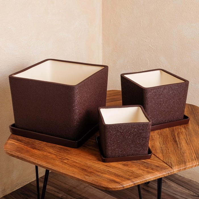 Набор горшков для цветов "Квадрат" крошка, шоколад, 3 горшка: 2.5 л, 5.5 л, 13,5 л
Набор горшков для цветов "Квадрат" крошка, шоколад, 3 горшка: 2.5 л, 5.5 л, 13,5 л