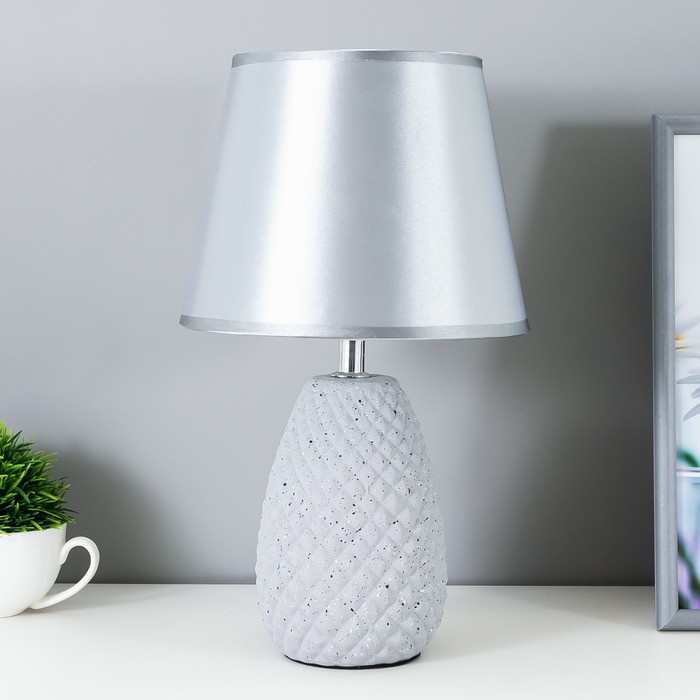 Лампа настольная 16252/1GR Е14 40Вт серый 20х20х33,5 см
Лампа настольная 16252/1GR Е14 40Вт серый 20х20х33,5 см