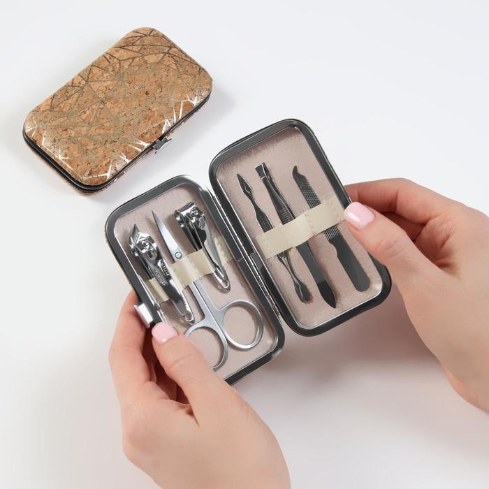 Набор маникюрный в футляре из пробкового материала с тиснением «Текстура», 6 предметов
Набор маникюрный в футляре из пробкового материала с тиснением «Текстура», 6 предметов