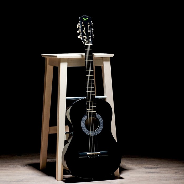 Гитара классическая черная, 6-ти струнная 97см
Гитара классическая черная, 6-ти струнная 97см