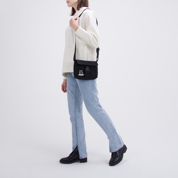 Сумка на ремешке с застежкой F*cking, цвет чёрный
Сумка на ремешке с застежкой F*cking, цвет чёрный