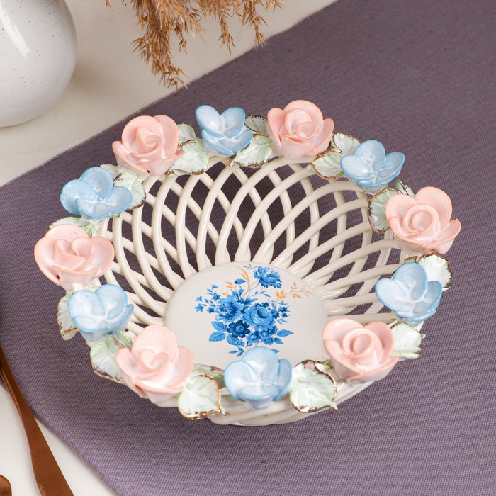 Конфетница "Поляна", белая, цветная лепка, плетение, авторская работа
Конфетница "Поляна", белая, цветная лепка, плетение, авторская работа