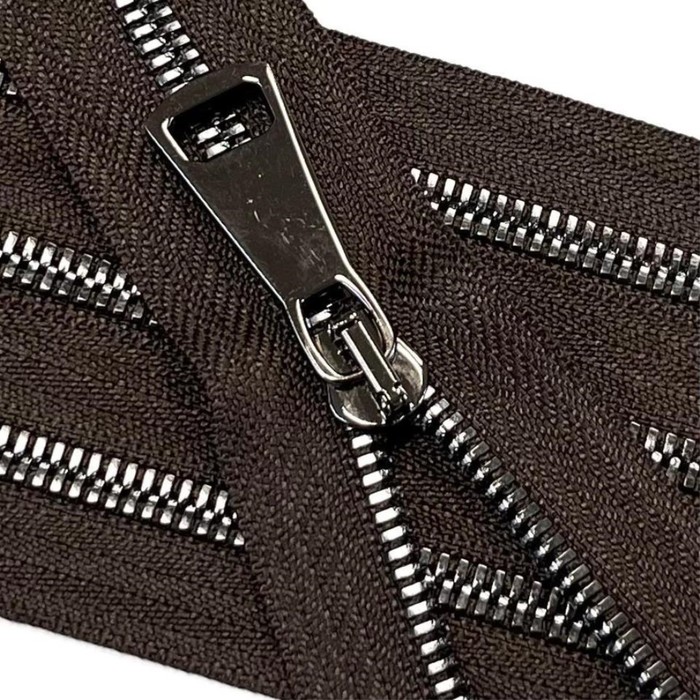 Молния для одежды, №5СТ, неразъёмная, 18 см, цвет коричневый
Молния для одежды, №5СТ, неразъёмная, 18 см, цвет коричневый