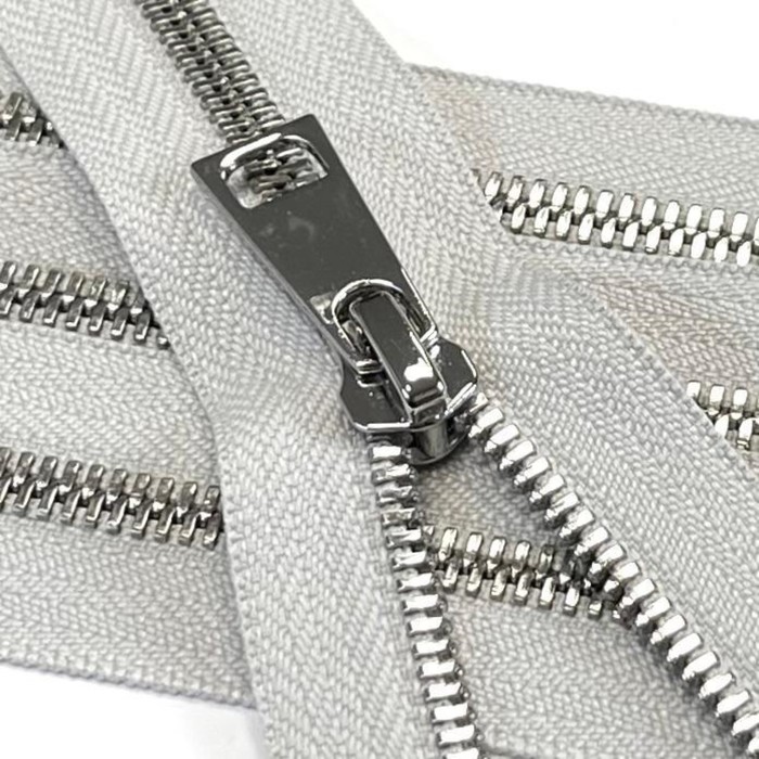 Молния металлическая №5СТ, 2 замка, размер 90 см
Молния металлическая №5СТ, 2 замка, размер 90 см