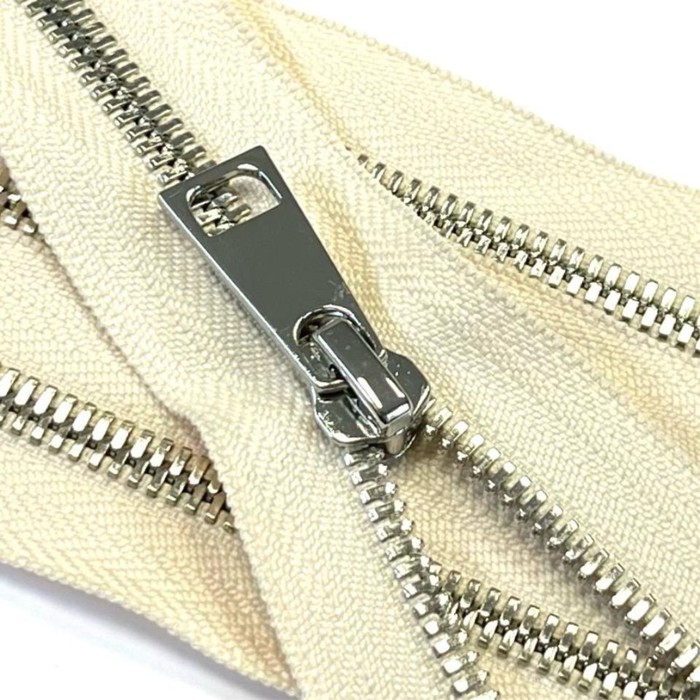 Молния металлическая, разъёмная №5СТ, размер 75 см
Молния металлическая, разъёмная №5СТ, размер 75 см