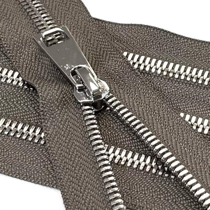 Молния металлическая, разъёмная №5СТ, размер 80 см
Молния металлическая, разъёмная №5СТ, размер 80 см