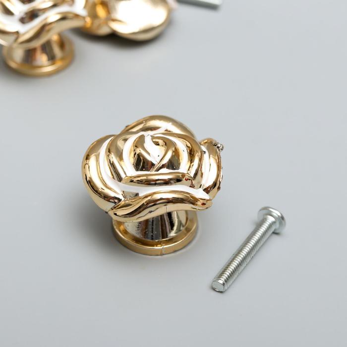 Ручка для шкатулки пластик "Роза" золото 2,6х3,3х3,3 см
Ручка для шкатулки пластик "Роза" золото 2,6х3,3х3,3 см