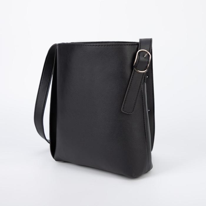 Сумка женская, отдел на молнии, длинный ремень, цвет чёрный
Сумка женская, отдел на молнии, длинный ремень, цвет чёрный