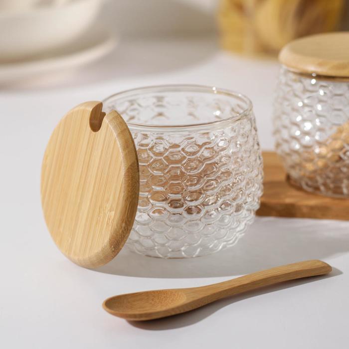 фото Набор банок стеклянных для сыпучих продуктов на деревянной подставке «эко», 300 мл, с ложками, 3 шт