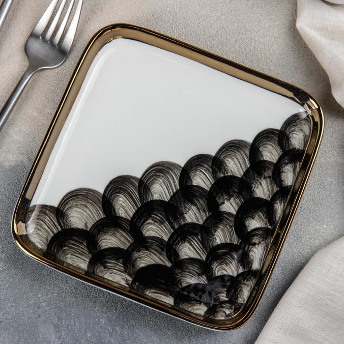 Тарелка квадратная Black style, 16×16 см
Тарелка квадратная Black style, 16×16 см