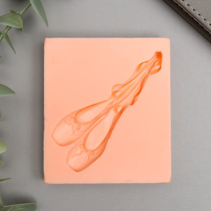 Молд "Пуанты" 7,5 см МИКС
Молд "Пуанты" 7,5 см МИКС