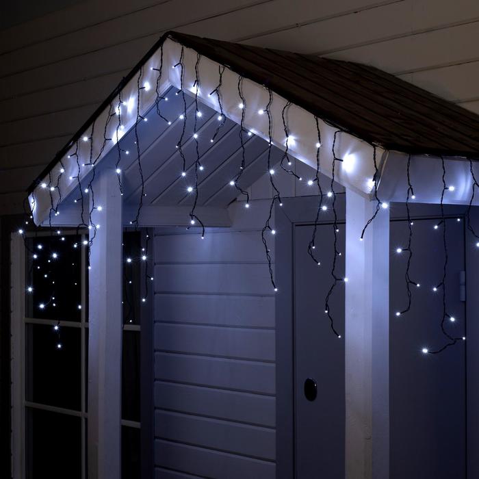 Гирлянда «Бахрома» 4 × 0.6 м, IP44, тёмная нить, 180 LED, свечение белое, 8 режимов, 220 В
Гирлянда «Бахрома» 4 × 0.6 м, IP44, тёмная нить, 180 LED, свечение белое, 8 режимов, 220 В