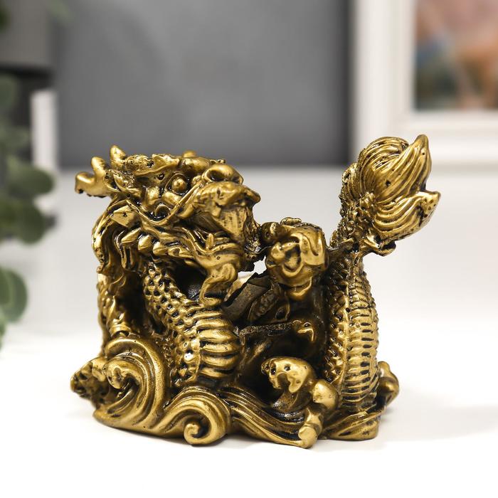 Нэцке полистоун под бронзу "Китайский дракон и волны" 9х11,5х8 см
Нэцке полистоун под бронзу "Китайский дракон и волны" 9х11,5х8 см